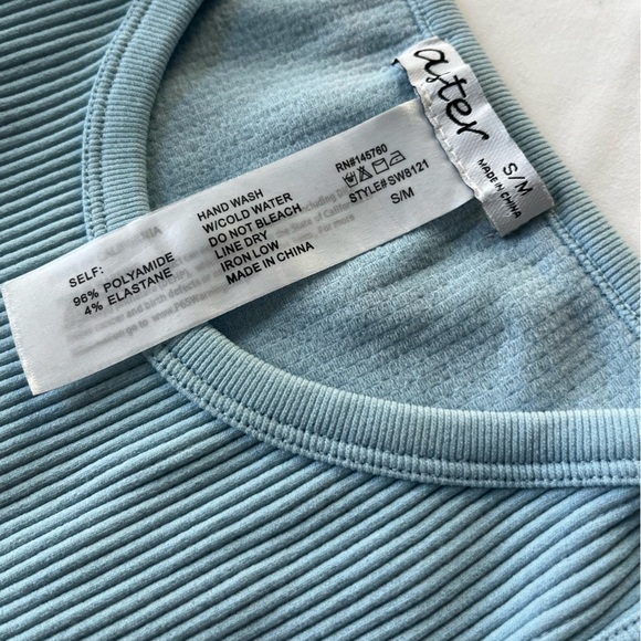 Blue Ribbed Crop Top - Picture 3 of 3